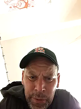 Snapshot of middickstroking chatting on 9, 5, 2026 middickstroking online show from 9, 5, 2026