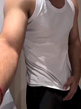 Snapshot of handsome-hunky chatting on 8, 4, 2026 handsome-hunky online show from 8, 4, 2026