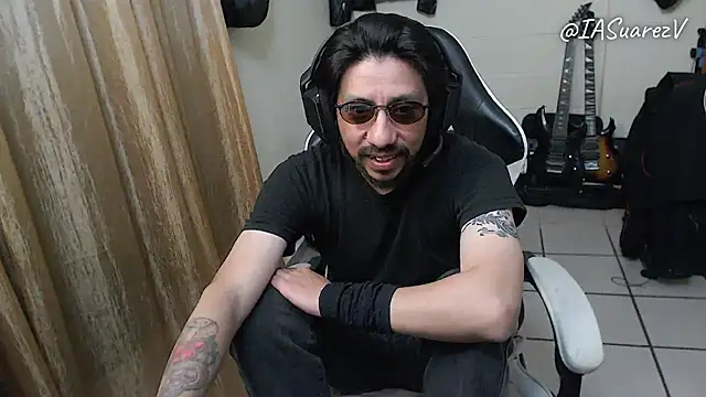 Snapshot of IASuarezV chatting on 7, 4, 2026 IASuarezV online show from 7, 4, 2026