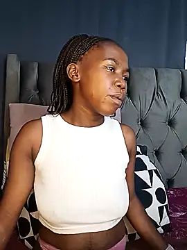 Snapshot of Cybil_Hearts chatting on 6, 4, 2026 Cybil Hearts online show from 6, 4, 2026