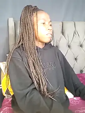 Snapshot of Cybil_Hearts chatting on 13, 4, 2026 Cybil Hearts online show from 13, 4, 2026