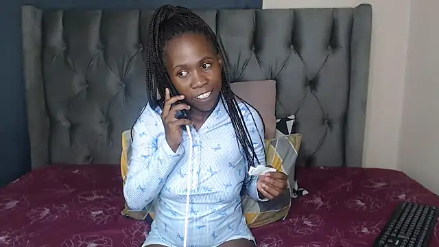 Snapshot of Cybil_Hearts chatting on 14, 4, 2026 Cybil Hearts online show from 14, 4, 2026