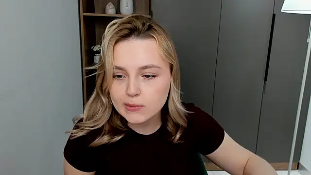 LorriMonz online show from 26, 3, 2026