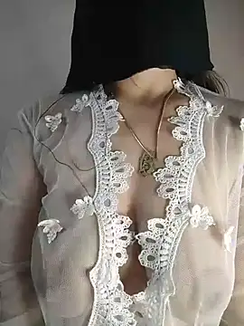 Snapshot of Yasmin_Oh chatting on 15, 6, 2026 Yasmin Oh online show from 15, 6, 2026
