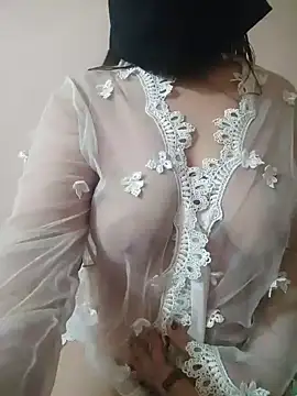Snapshot of Yasmin_Oh chatting on 1, 5, 2026 Yasmin Oh online show from 1, 5, 2026