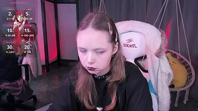 Snapshot of LeonaHicks chatting on 13, 4, 2026 LeonaHicks online show from 13, 4, 2026