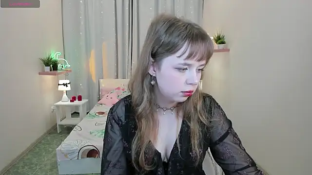 Snapshot of LeonaHicks chatting on 6, 4, 2026 LeonaHicks online show from 6, 4, 2026