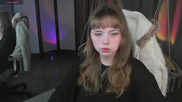 Snapshot of LeonaHicks chatting on 21, 4, 2026 LeonaHicks online show from 21, 4, 2026