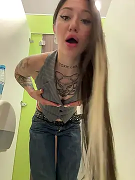 Snapshot of SaintSquirt chatting on 8, 6, 2026 SaintSquirt online show from 8, 6, 2026