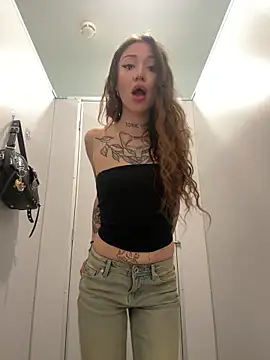 Snapshot of SaintSquirt chatting on 20, 5, 2026 SaintSquirt online show from 20, 5, 2026