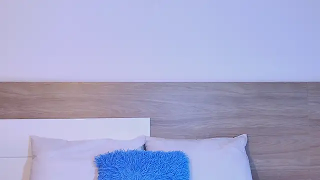 Snapshot of Elodie_Laurent chatting on 25, 3, 2026 Elodie Laurent online show from 25, 3, 2026