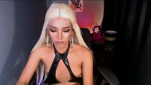 Snapshot of xEllaineCumsLotx chatting on 2, 5, 2026 xEllaineCumsLotx online show from 2, 5, 2026