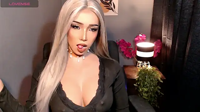 Snapshot of xEllaineCumsLotx chatting on 14, 4, 2026 xEllaineCumsLotx online show from 14, 4, 2026