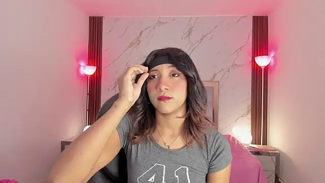 EsperanzaMora online show from 15, 5, 2026