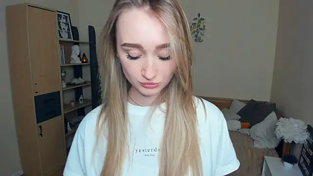 VioletteClaire online show from 18, 4, 2026