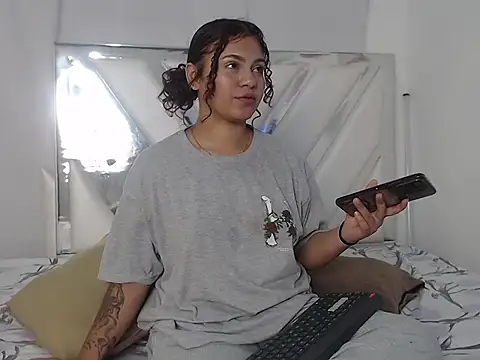 Snapshot of AlannaHarper chatting on 8, 4, 2026 AlannaHarper online show from 8, 4, 2026