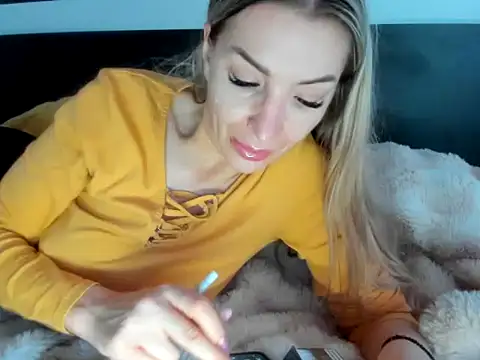 CyraVelvet14 online show from 25, 3, 2026