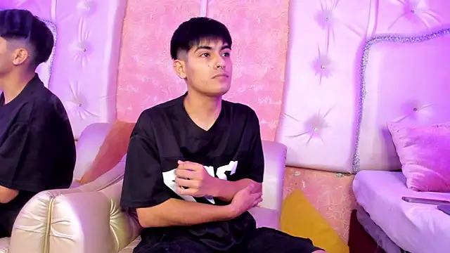 Snapshot of TylerCruz__ chatting on 2, 4, 2026 TylerCruz online show from 2, 4, 2026
