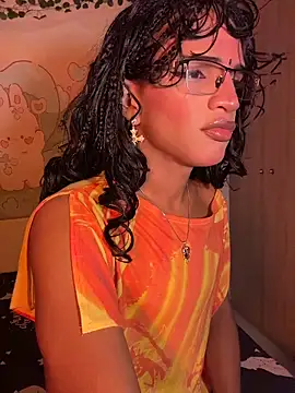 LunuxSiren online show from 4, 4, 2026