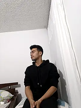 santiago luxx online show from 24, 3, 2026