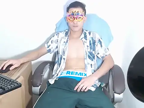 Snapshot of SexyboyHot2000 chatting on 7, 5, 2026 SexyboyHot2000 online show from 7, 5, 2026