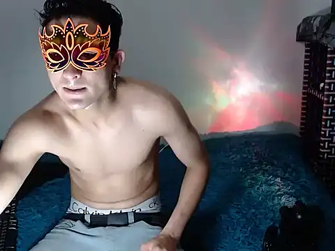 Snapshot of SexyboyHot2000 chatting on 14, 4, 2026 SexyboyHot2000 online show from 14, 4, 2026
