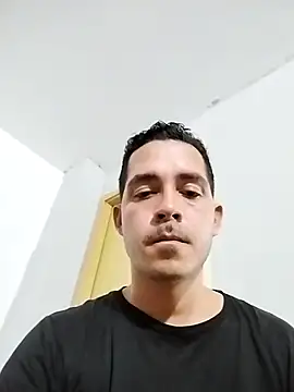 Snapshot of Gabriel_leon33 chatting on 1, 4, 2026 Gabriel leon33 online show from 1, 4, 2026