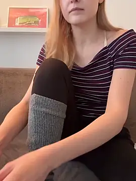 CutieLaura online show from 25, 3, 2026