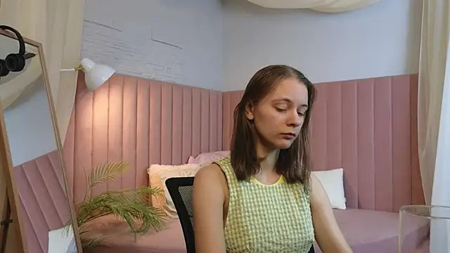 Snapshot of emma_chaser chatting on 5, 5, 2026 emma chaser online show from 5, 5, 2026