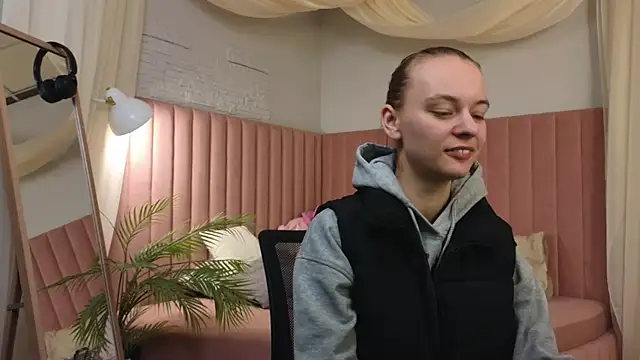 Snapshot of emma_chaser chatting on 21, 4, 2026 emma chaser online show from 21, 4, 2026