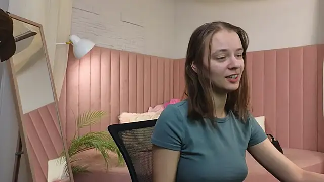 Snapshot of emma_chaser chatting on 4, 5, 2026 emma chaser online show from 4, 5, 2026