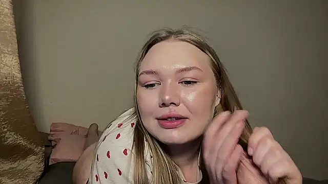 cutiejuliee online show from 26, 3, 2026