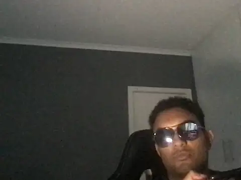 uunluckii online show from 24, 3, 2026