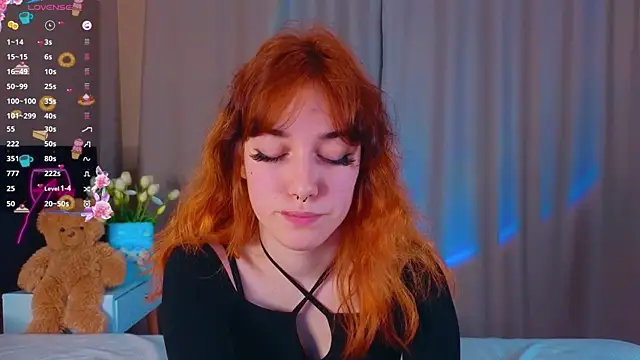 Snapshot of JoanReed chatting on 1, 4, 2026 JoanReed online show from 1, 4, 2026