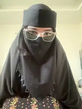 karandeep kaur isback online show from 25, 3, 2026