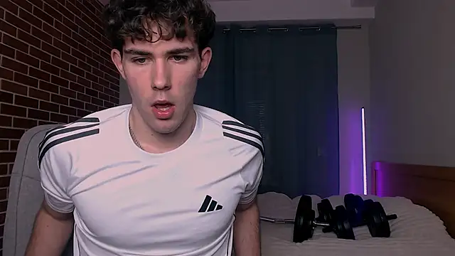 Snapshot of Jeff-rey33 chatting on 7, 4, 2026 Jeff-rey33 online show from 7, 4, 2026