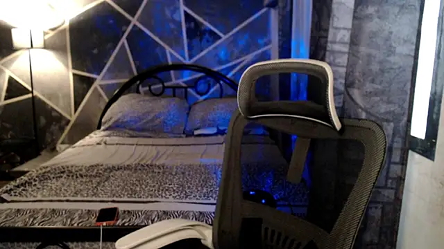demeterfoxx online show from 2, 4, 2026