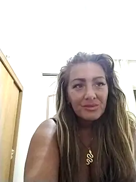 Snapshot of Exotic_ParisX chatting on 1, 5, 2026 Exotic ParisX online show from 1, 5, 2026