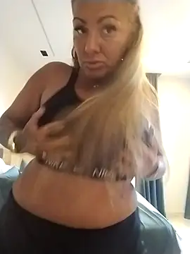 Exotic ParisX online show from 31, 3, 2026