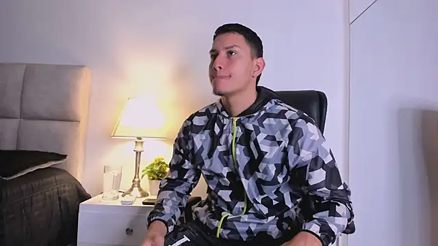 Snapshot of Chriss_Diamond chatting on 23, 6, 2026 Chriss Diamond online show from 23, 6, 2026