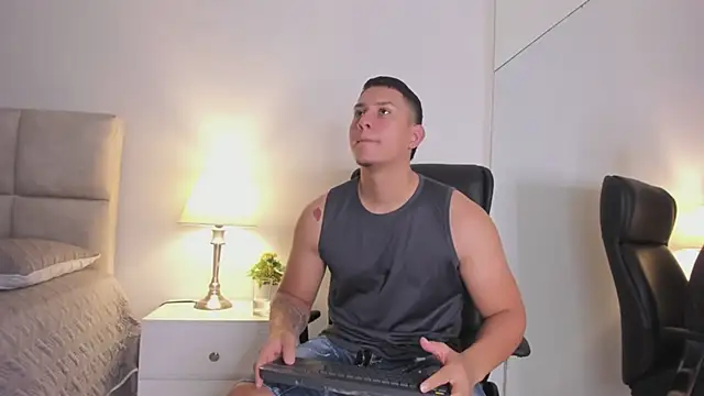 Snapshot of Chriss_Diamond chatting on 11, 6, 2026 Chriss Diamond online show from 11, 6, 2026