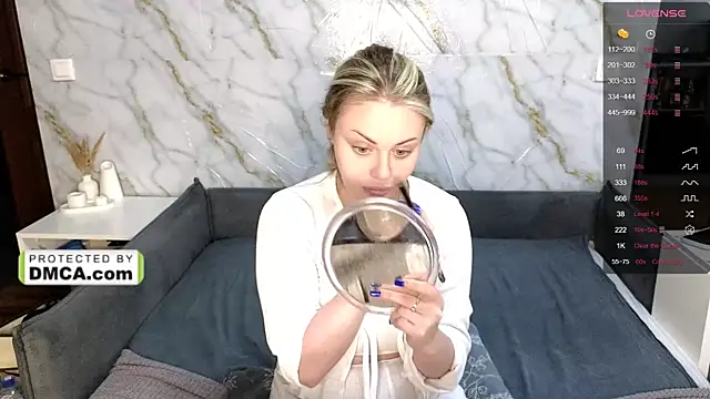 StasyLucke online show from 8, 4, 2026