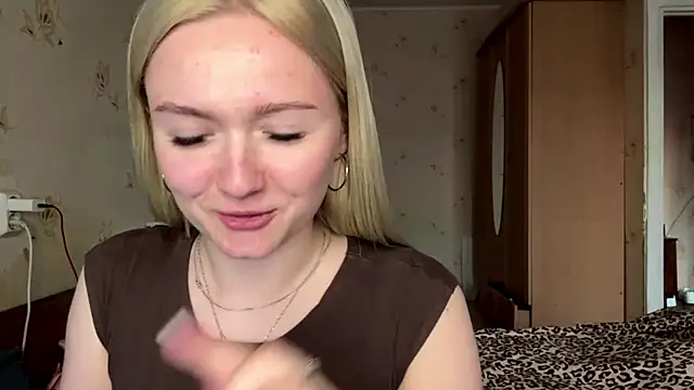 Sophia Blonde online show from 14, 4, 2026