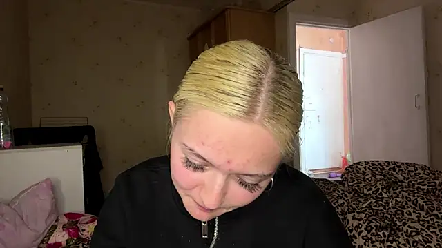 Sophia Blonde online show from 4, 5, 2026