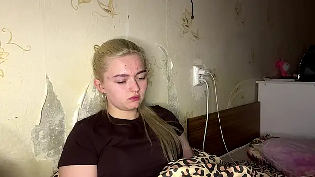 Sophia Blonde online show from 24, 4, 2026