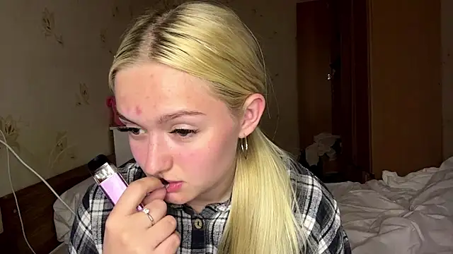 Sophia Blonde online show from 25, 5, 2026