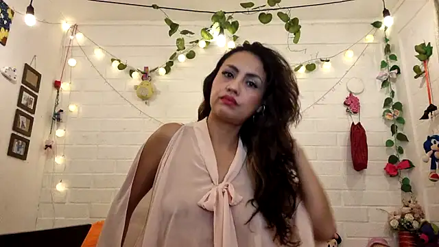 Snapshot of LASEXbellaX chatting on 14, 6, 2026 LASEXbellaX online show from 14, 6, 2026