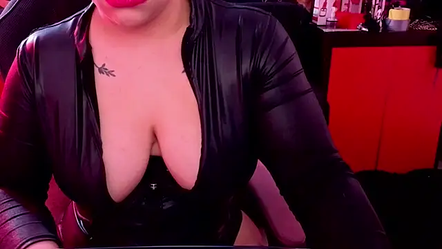Snapshot of Toy_and_Pain chatting on 20, 5, 2026 Toy and Pain online show from 20, 5, 2026