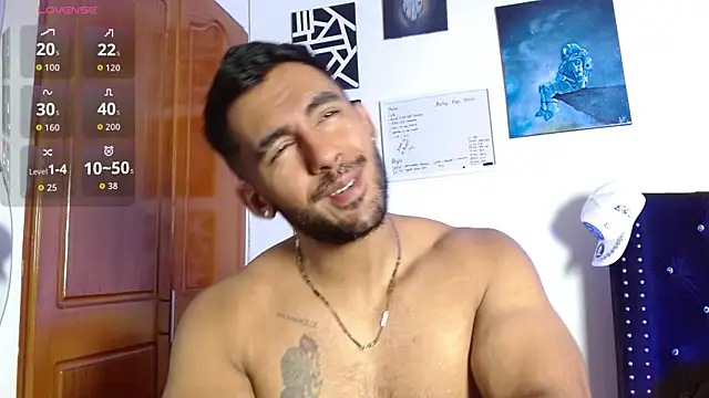 Snapshot of romanpearce_ chatting on 12, 6, 2026 romanpearce online show from 12, 6, 2026