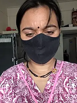 HeartlessGirl online show from 2, 6, 2026